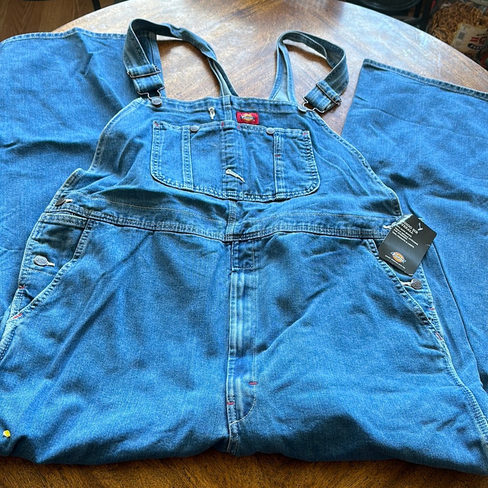 Dickies Indigo Bib Overalls NWT men’s size 42 X 32 carpenter style, very nice